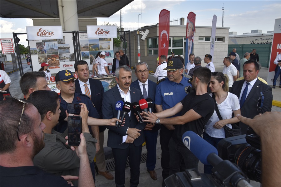 Edirne Valimiz Sayın Yunus SEZER Kapıkule Gümrük Sahamıza Ziyaret Gerçekleştirdi